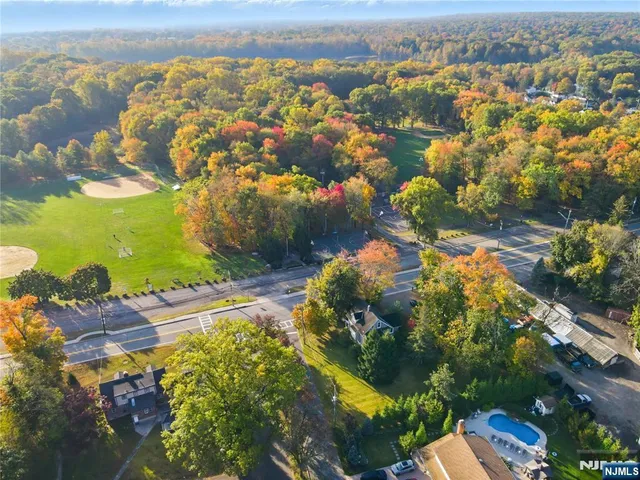 $2,950 | 150 Tappan Road, Unit 2, Harrington Park, NJ 07640