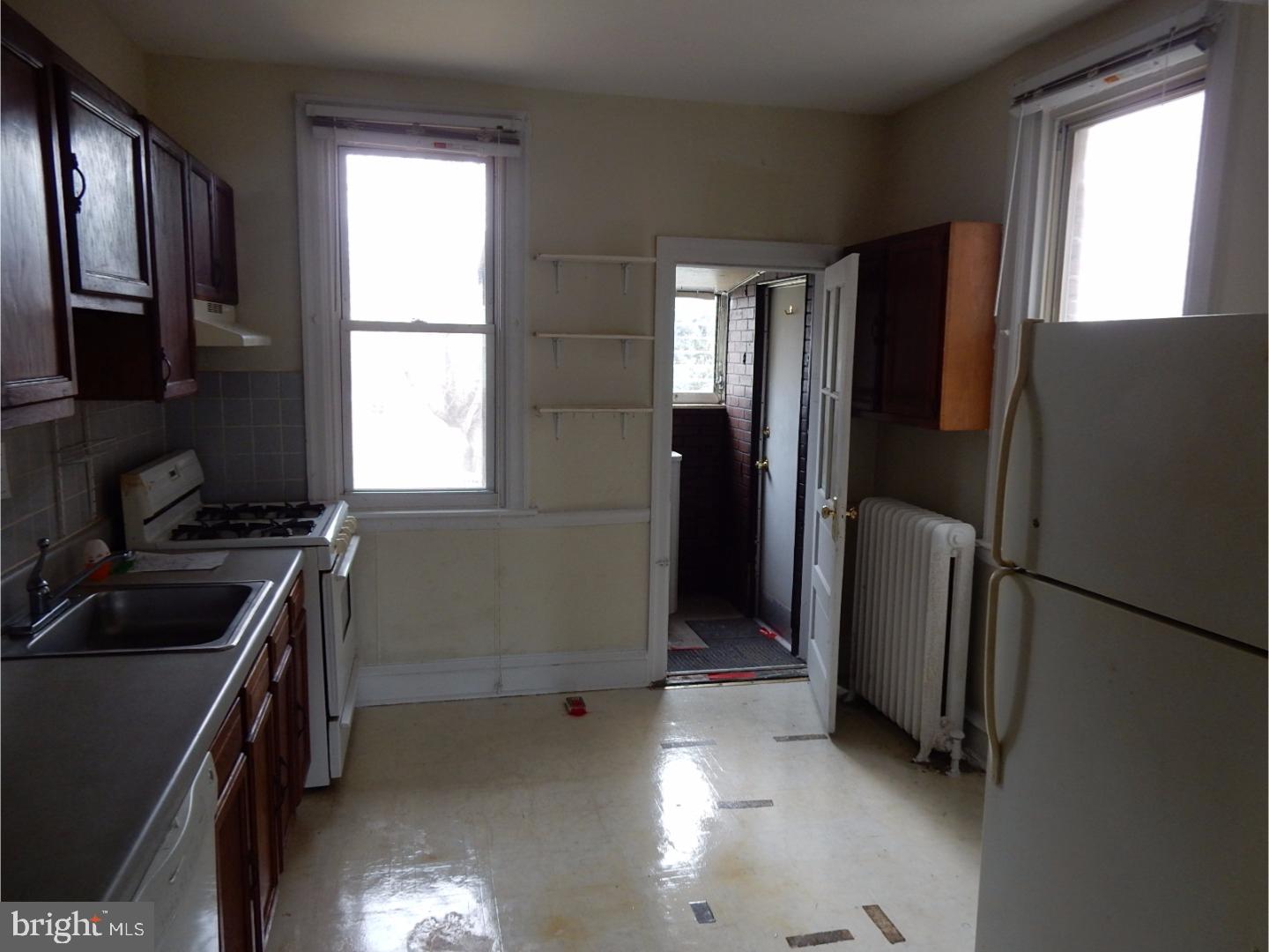 563 Marwood Road Philadelphia, PA 19120 - Photo 7 of 18 Kitchen