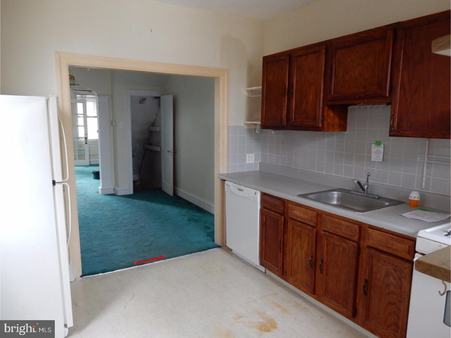563 Marwood Road Philadelphia, PA 19120 - Photo 9 of 18 Kitchen