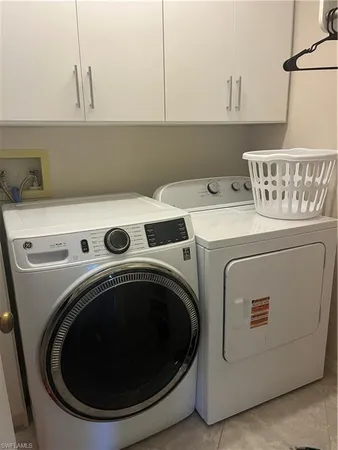 $5,300 | 513 Lake Louise Circle, Unit 202, Naples, FL 34110