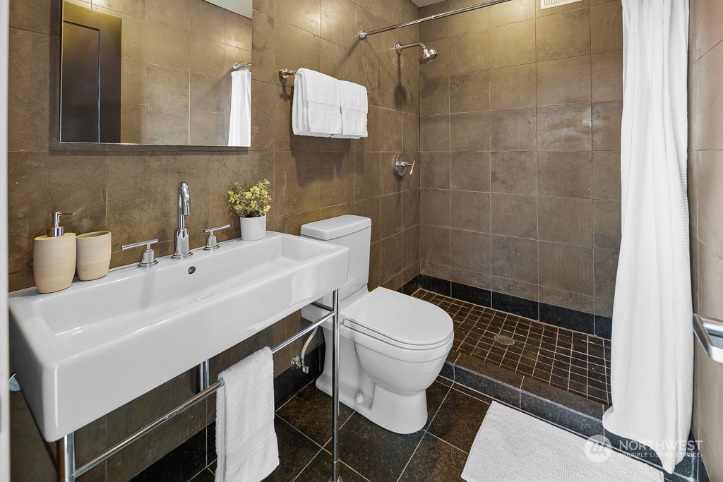 1703 37th Avenue Seattle, WA 98122 - Photo 19 of 34 Gallery Image 19