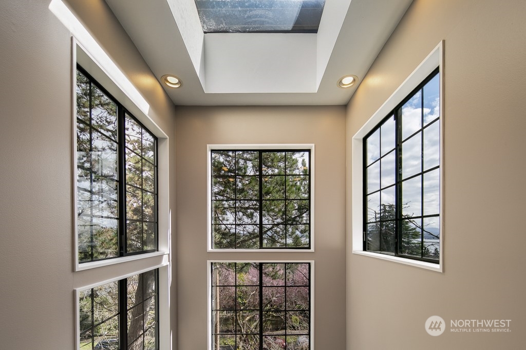 1703 37th Avenue Seattle, WA 98122 - Photo 23 of 34 Gallery Image 23