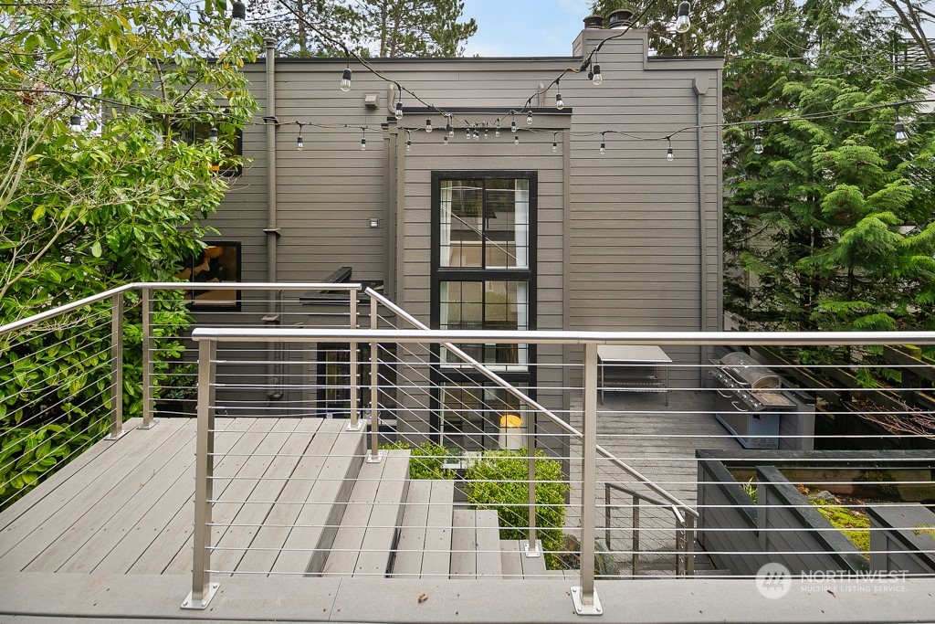 1703 37th Avenue Seattle, WA 98122 - Photo 33 of 34 Gallery Image 33