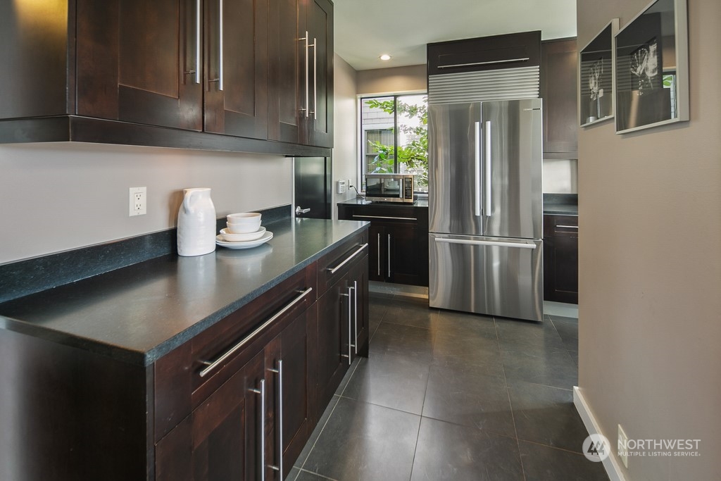 1703 37th Avenue Seattle, WA 98122 - Photo 9 of 34 Gallery Image 9