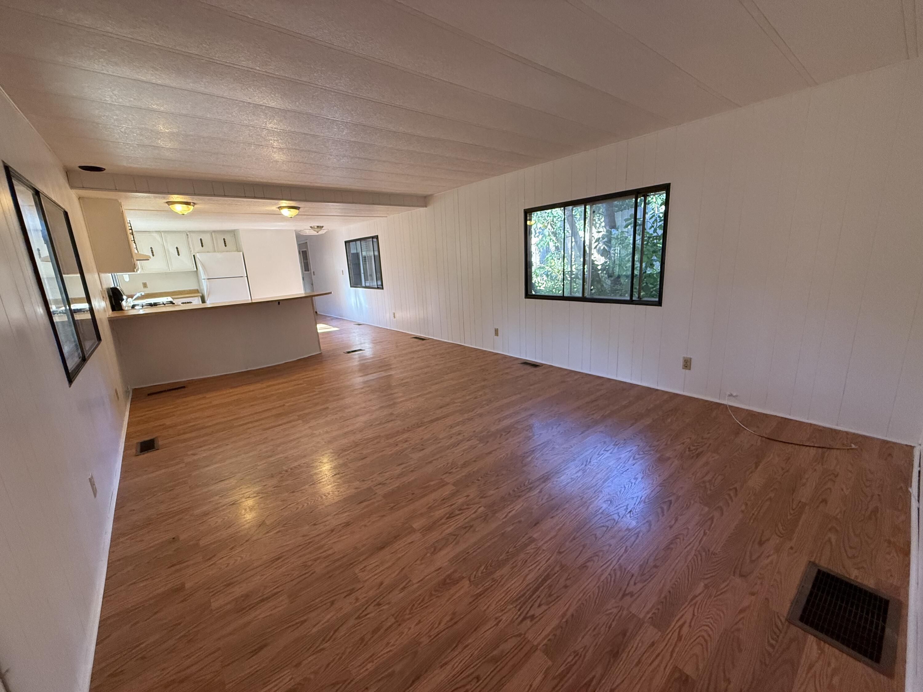 105 Raymond Street Cave Junction, OR 97523 - Photo 4 of 23