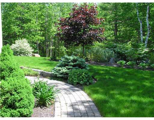 79 Oak Ridge Road Kennebunkport, ME 04046 - Photo 13 of 16 Yard/Garden.