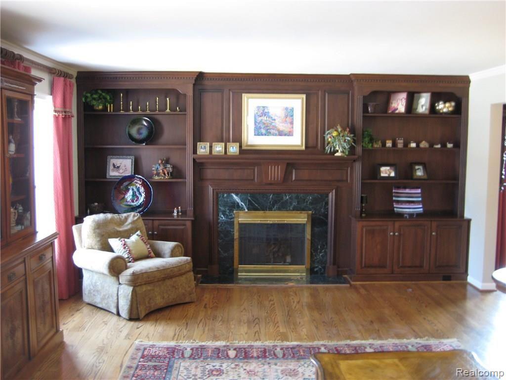 1045 Yorkshire Road Grosse Pointe, MI 48230 - Photo 8 of 22 IMG_9201.JPG