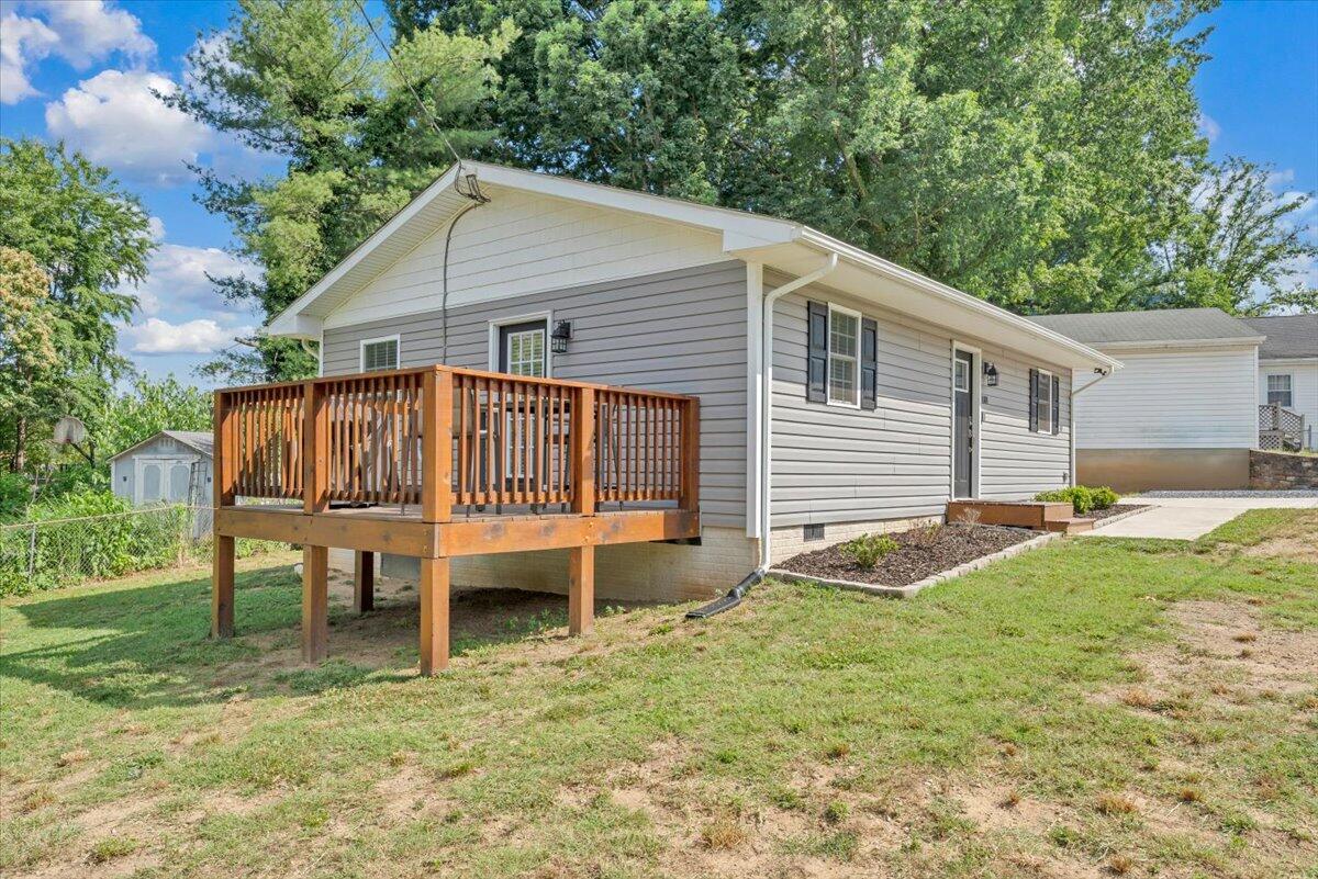 1101 Gearhart Road Southeast Roanoke, VA 24014 - Photo 2 of 24 01-MIB03996-R5