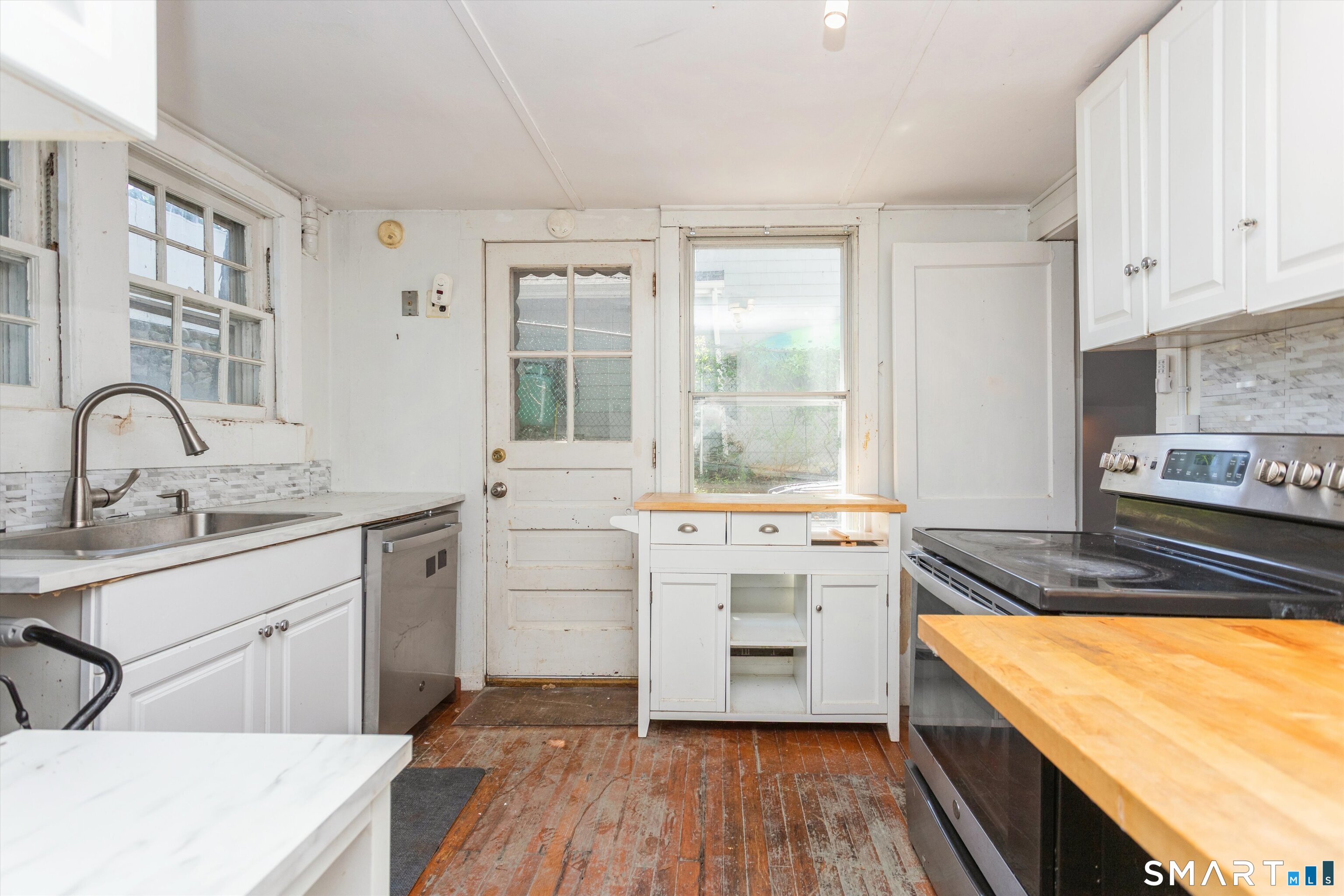 12 Parkview Road Norwalk, CT 06853 - Photo 13 of 18 Gallery Image 13