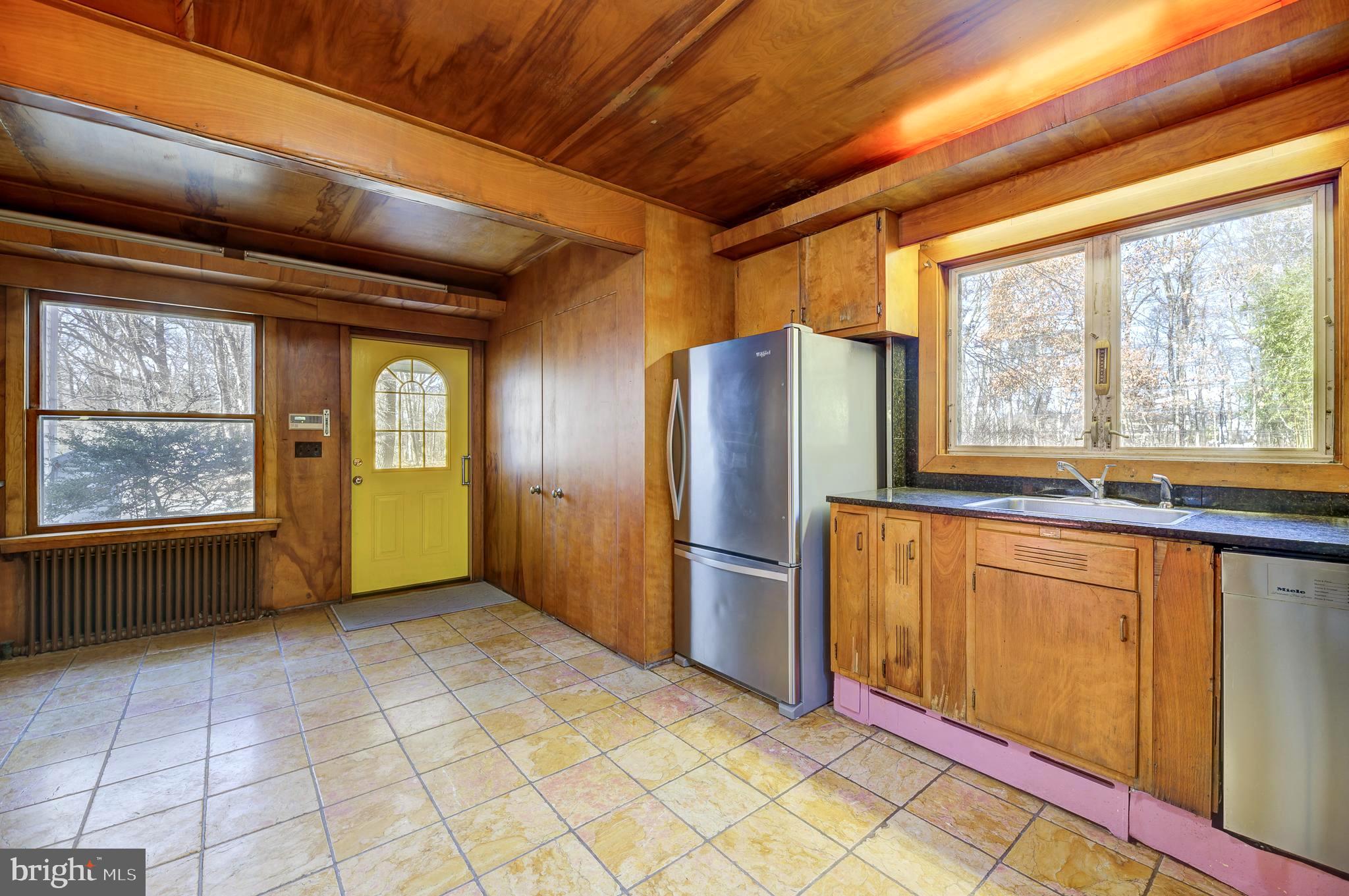 25 Elm Ridge Road Pennington, NJ 08534 - Photo 14 of 36 Main House Kitchen