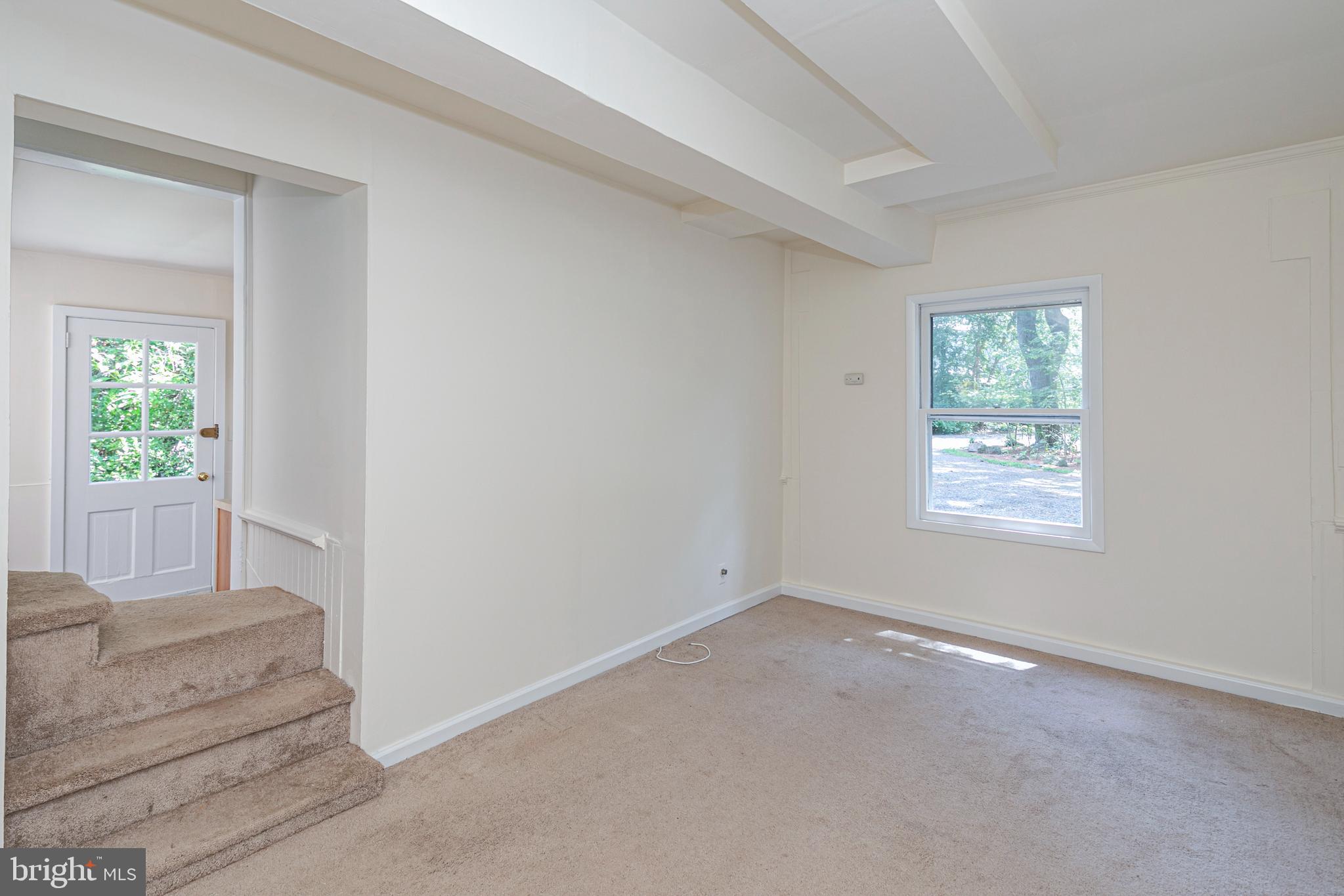 25 Elm Ridge Road Pennington, NJ 08534 - Photo 28 of 36 Cottage Living Rm