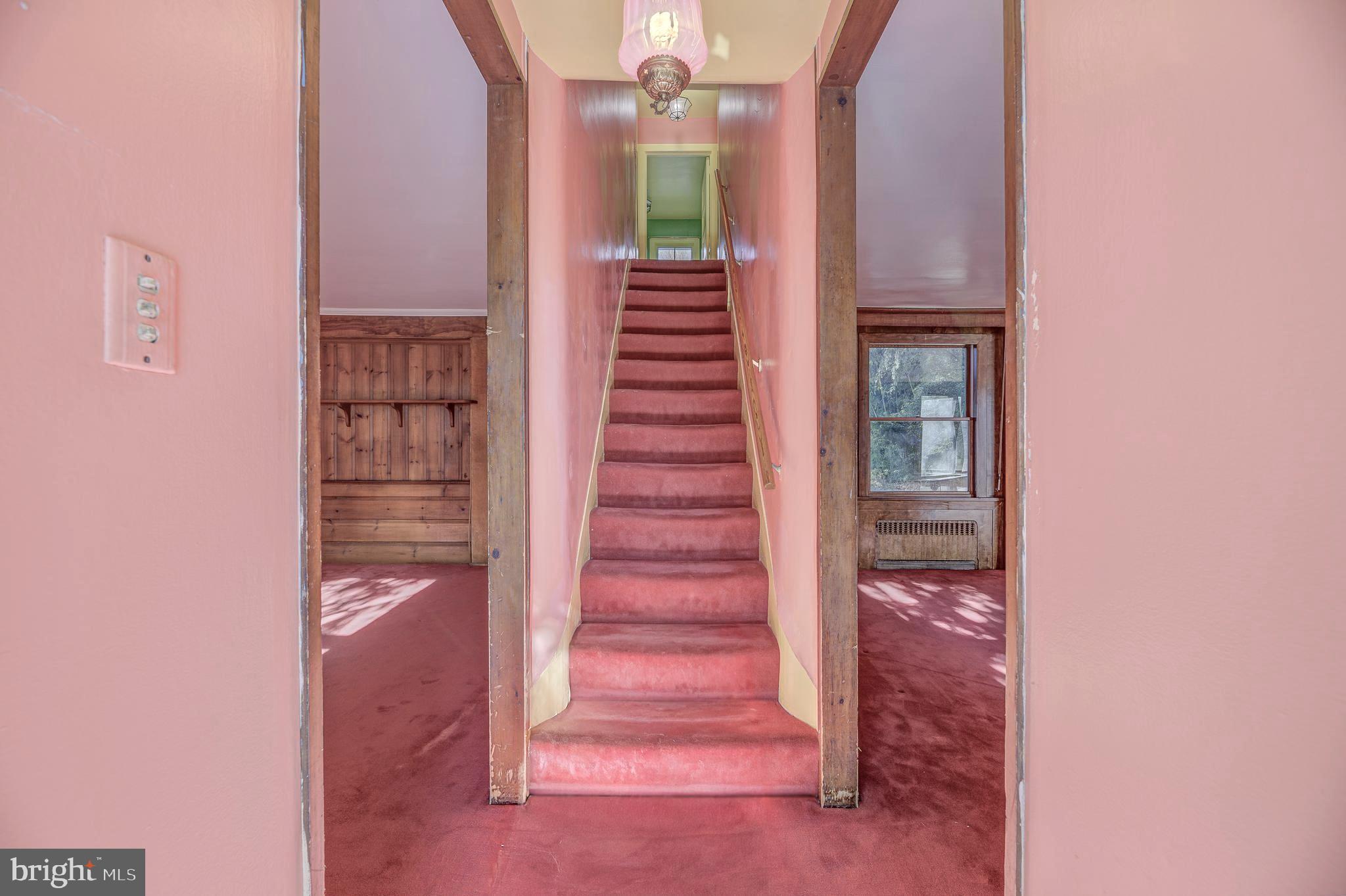 25 Elm Ridge Road Pennington, NJ 08534 - Photo 5 of 36 Main House Foyer