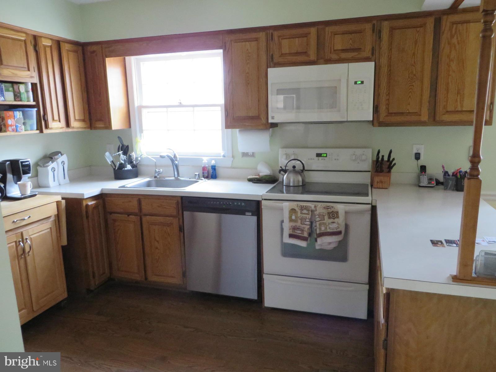 8018 Stillbrooke Road Manassas, VA 20112 - Photo 8 of 21 Kitchen
