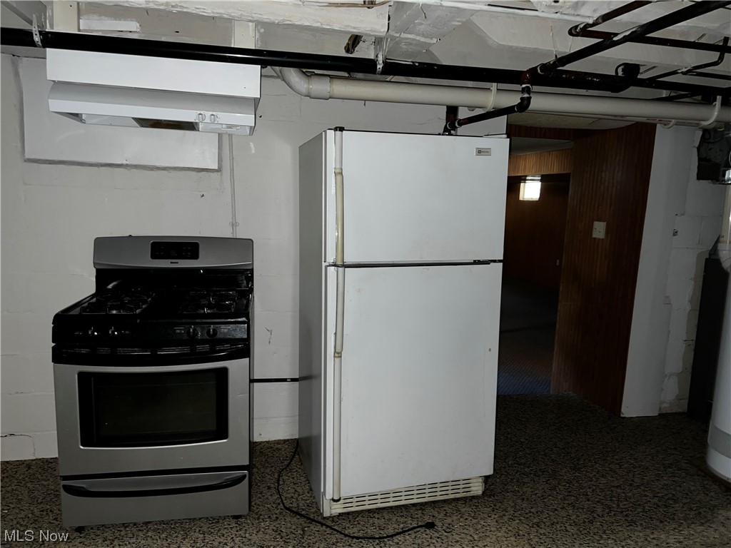 813 Howard Road Ashtabula, OH 44004 - Photo 26 of 26 Basement Kitchen