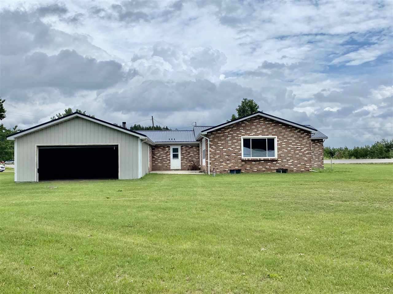 6405 Round Lake Road Gladwin, MI 48624 - Photo 20 of 64