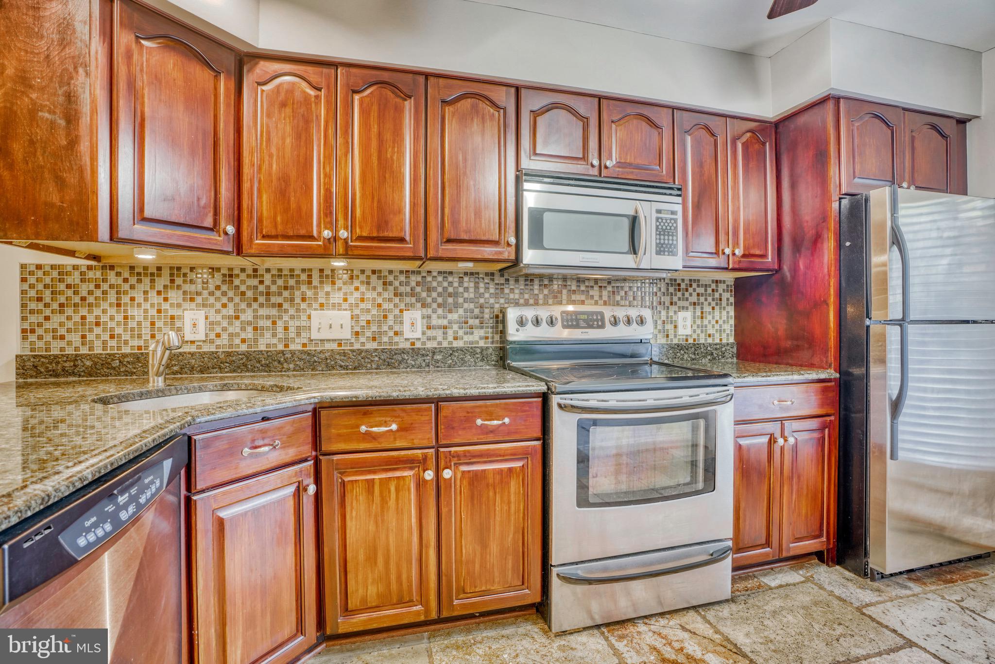 1247 Riverside Avenue Baltimore, MD 21230 - Photo 11 of 41