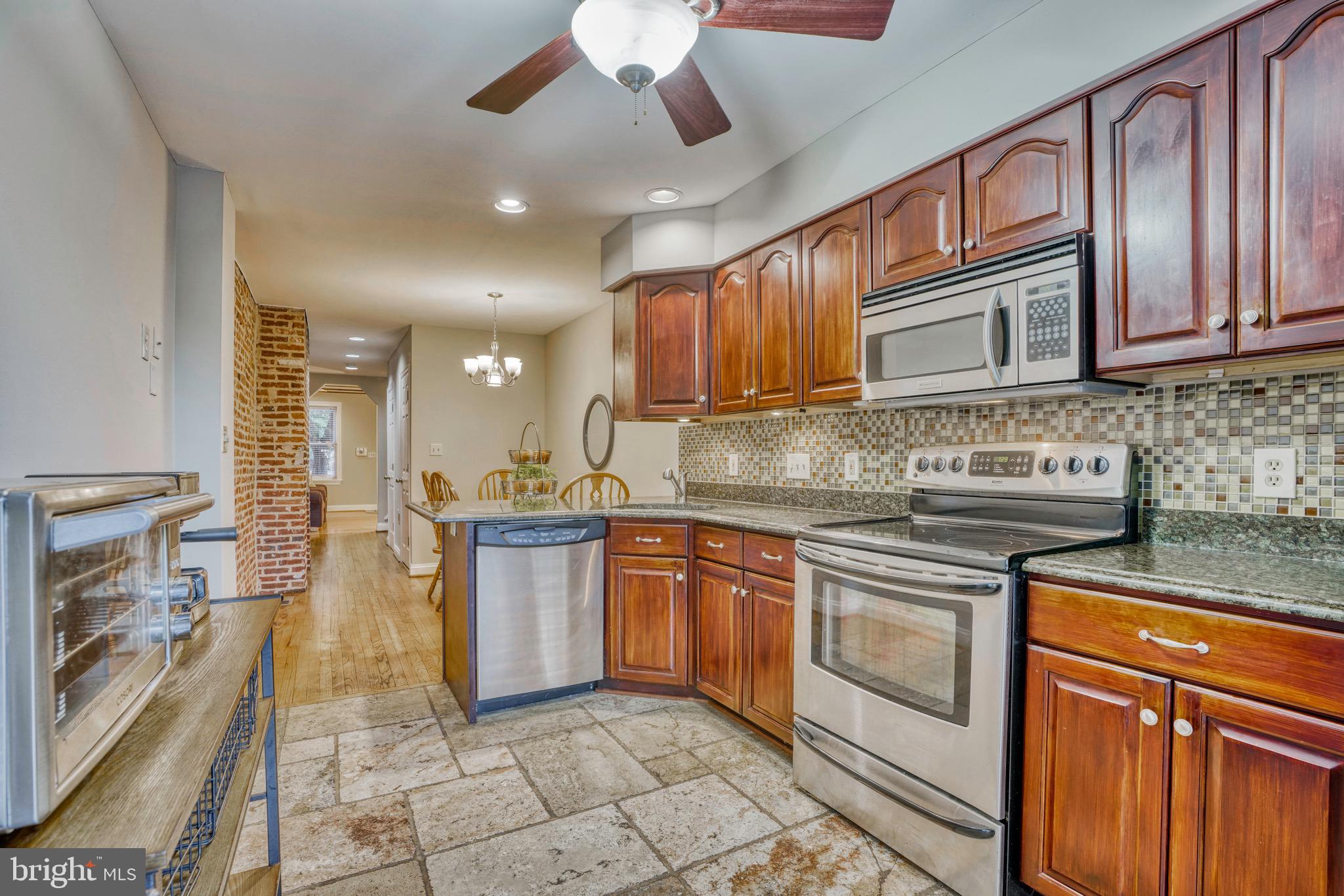1247 Riverside Avenue Baltimore, MD 21230 - Photo 12 of 41