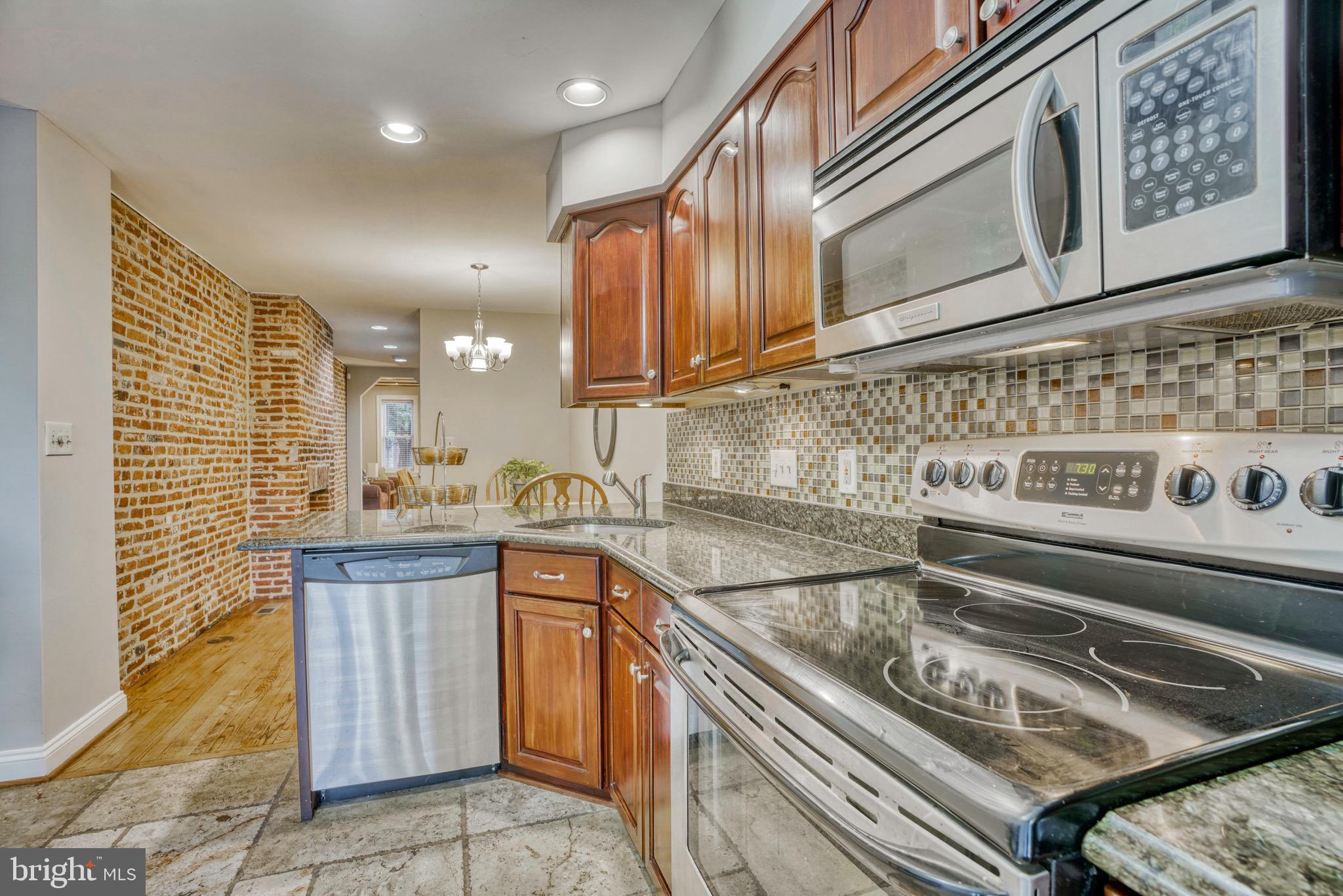 1247 Riverside Avenue Baltimore, MD 21230 - Photo 13 of 41