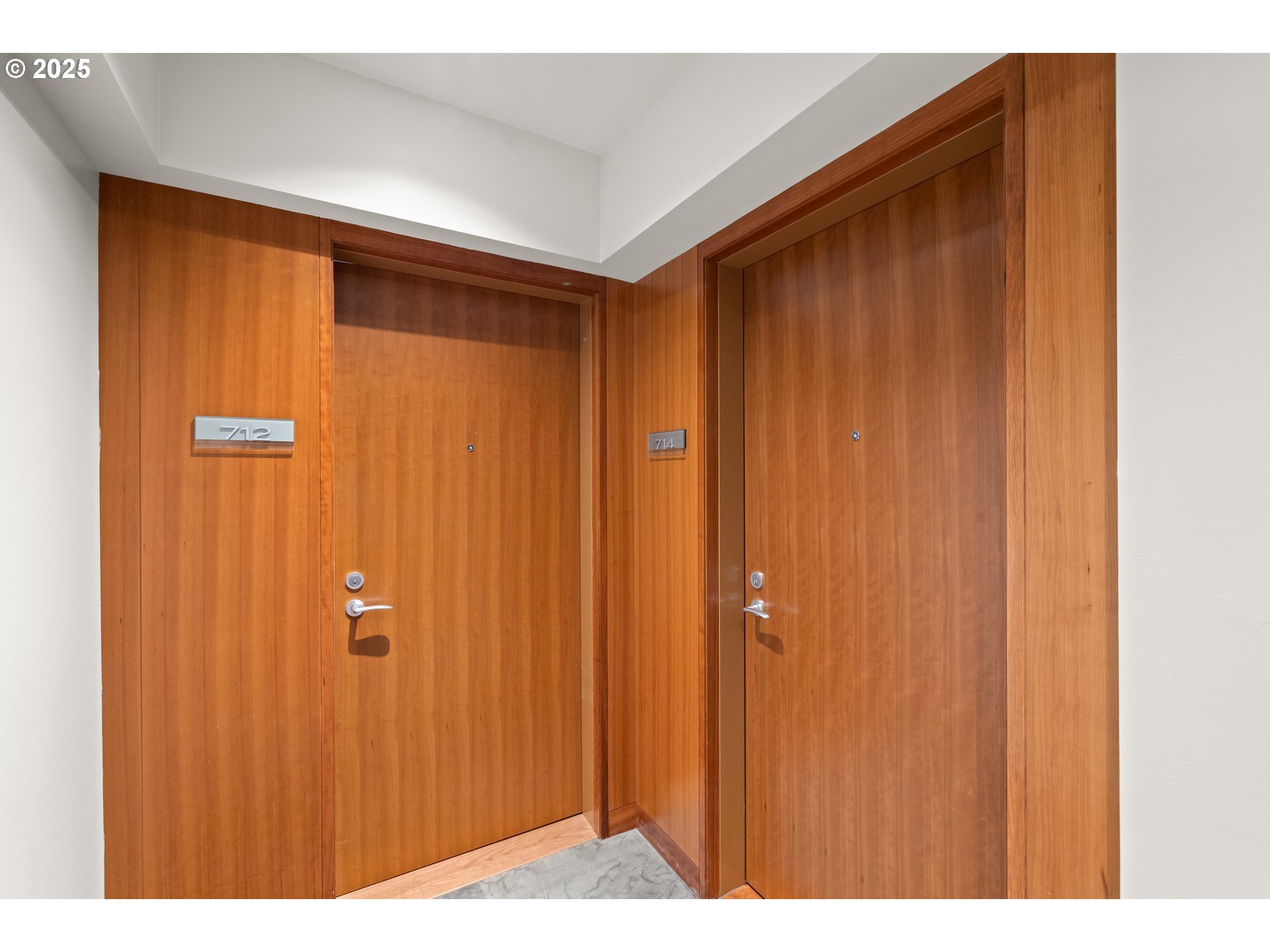 841 Southwest Gaines Street, Unit 714 Portland, OR 97239 - Photo 12 of 48 a view of an entryway