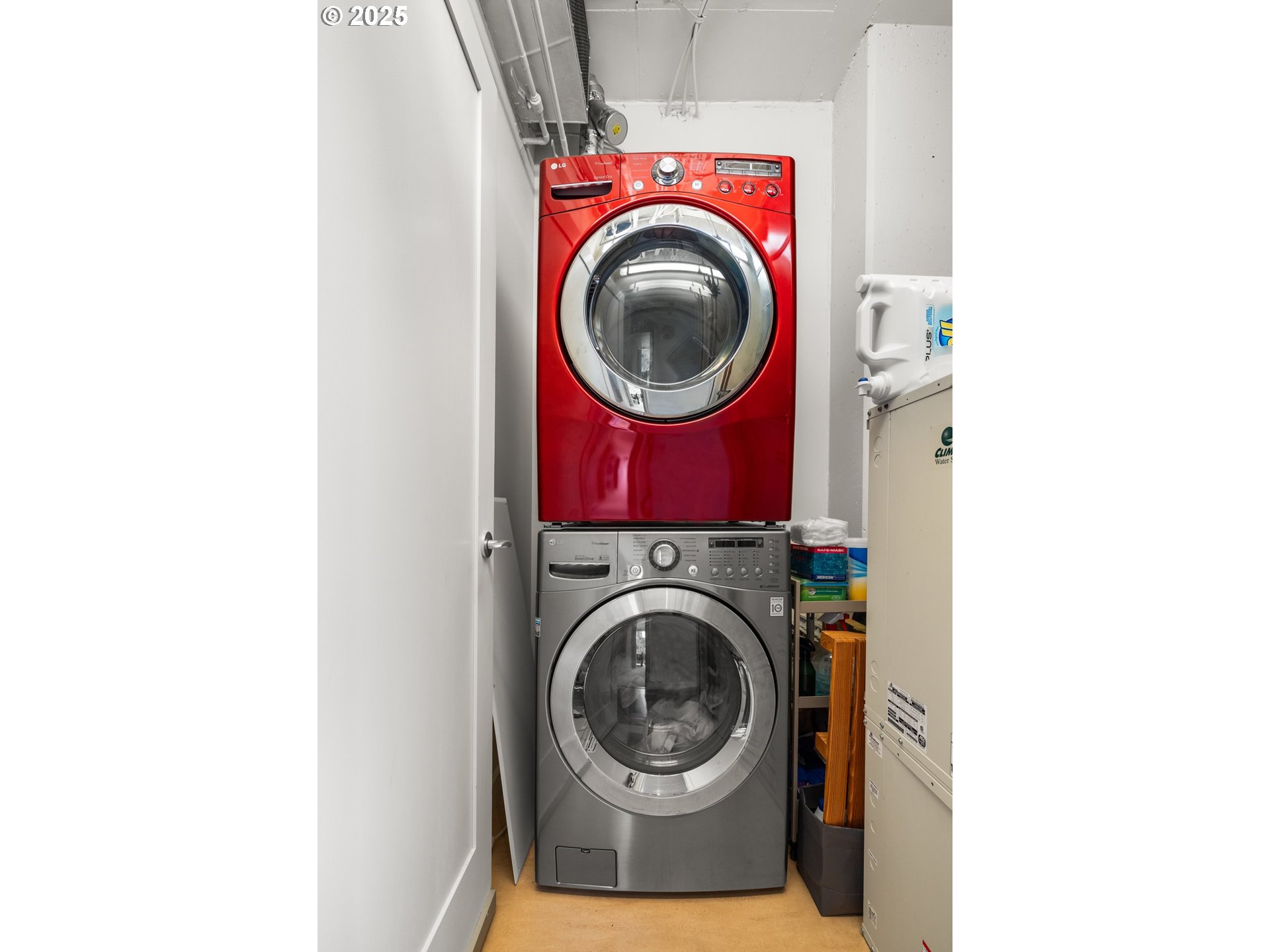 841 Southwest Gaines Street, Unit 714 Portland, OR 97239 - Photo 25 of 48 a close up view of a washer and dryer and washer