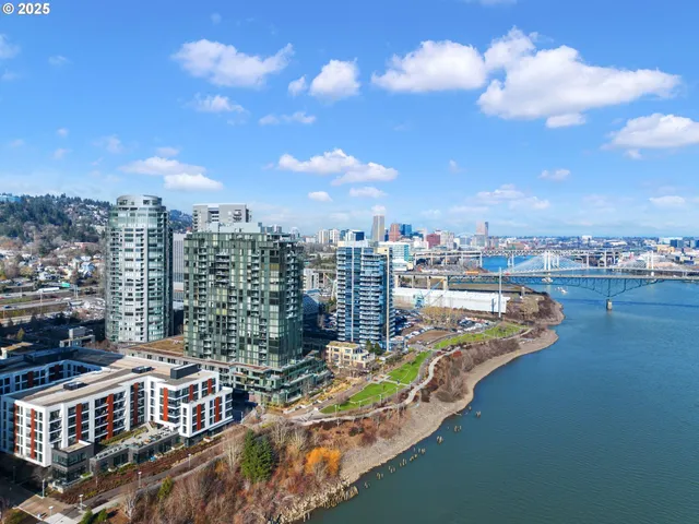 $534,900 | 841 Southwest Gaines Street, Unit 714, Portland, OR 97239