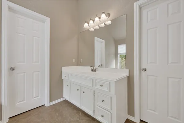 $2,000 | 12914 Pecan Shores Drive, Houston, TX 77044