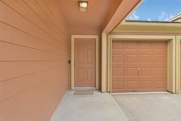 $2,000 | 12914 Pecan Shores Drive, Houston, TX 77044