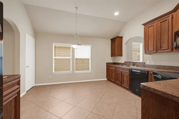 $2,000 | 12914 Pecan Shores Drive, Houston, TX 77044