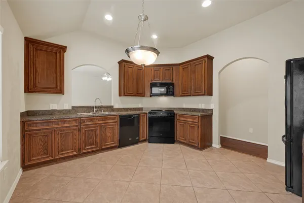 $2,000 | 12914 Pecan Shores Drive, Houston, TX 77044
