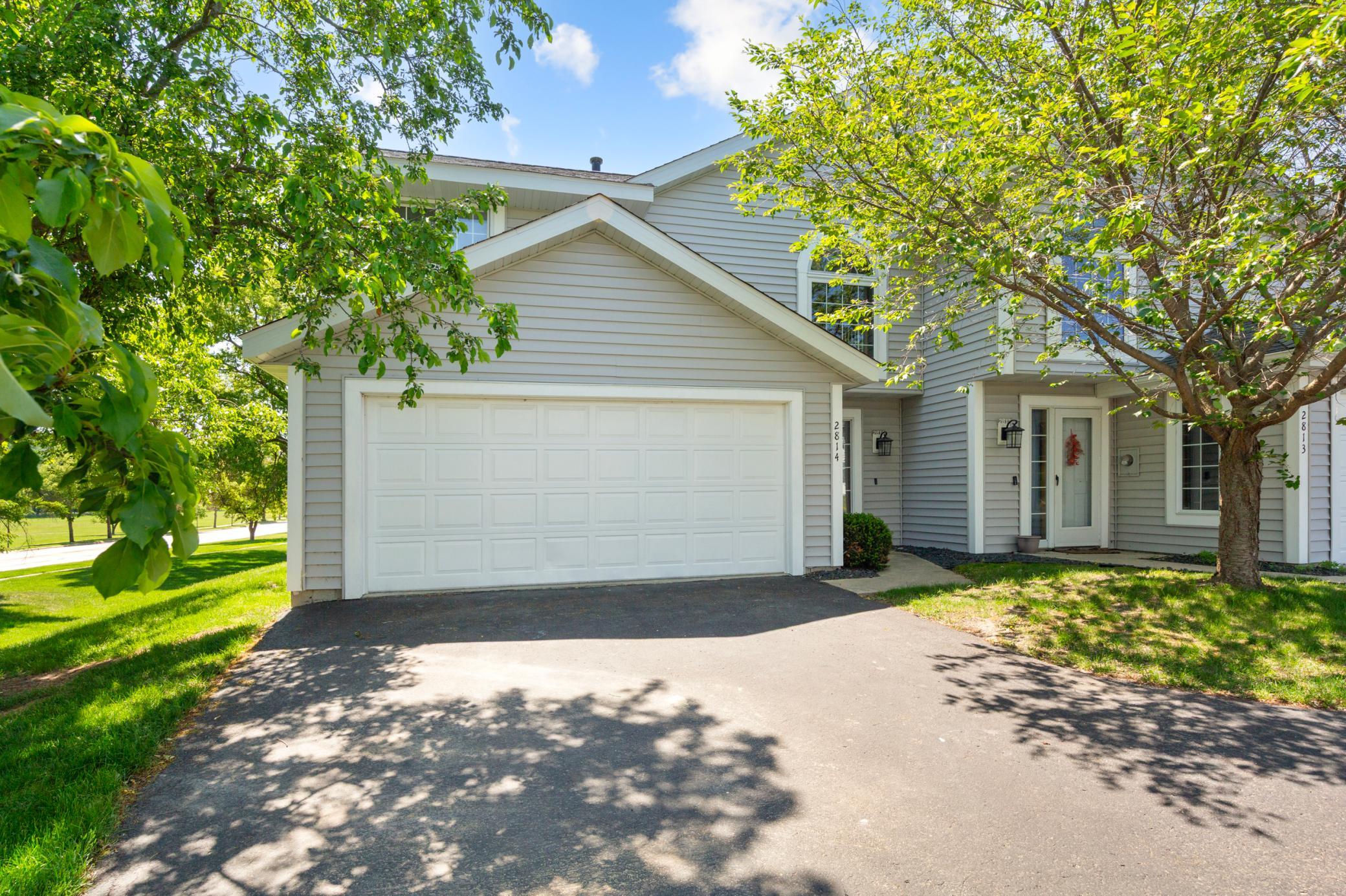 2814 Riverwood Lane Northwest Rochester, MN 55901 - Photo 4 of 35