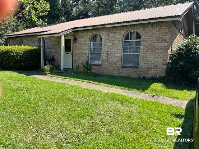 4657 Clarendon Drive Mobile, AL 36619 - Photo 3 of 3 Single story home featuring a front yard