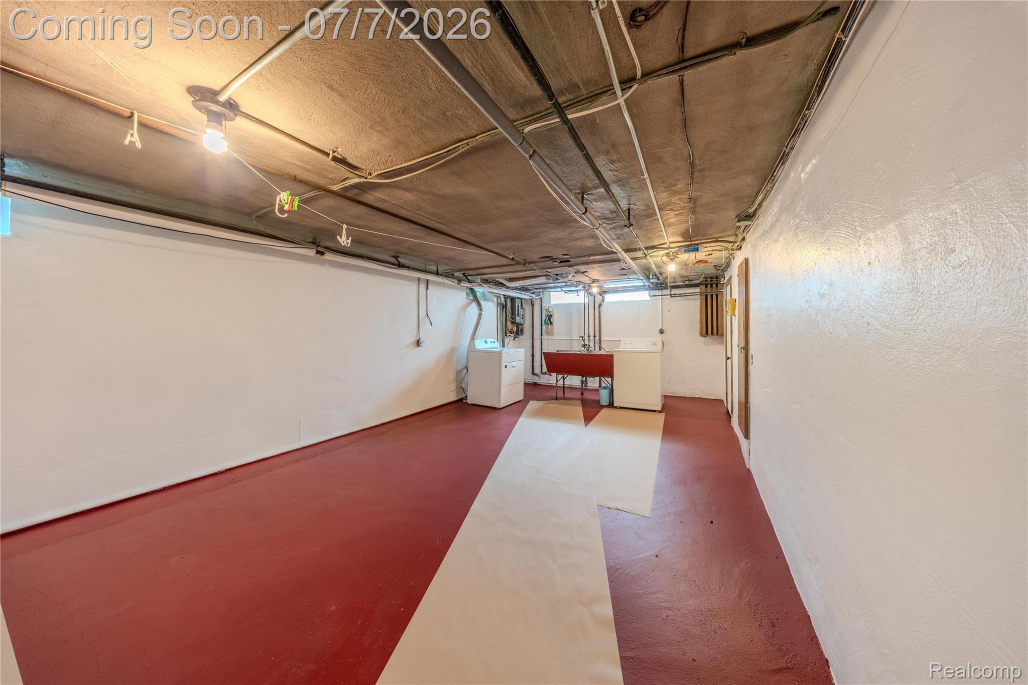16580 Westmoreland Road Detroit, MI 48219 - Photo 28 of 37 laundry 16580 Westmoreland.jpg