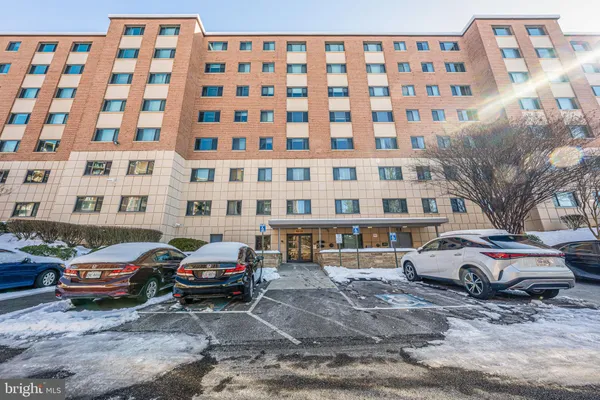 $2,175 | 1200 South Arlington Ridge Road, Unit 714, Arlington, VA 22202