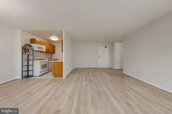 $2,175 | 1200 South Arlington Ridge Road, Unit 714, Arlington, VA 22202