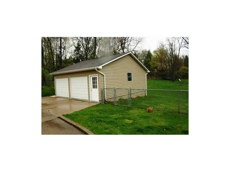 1004 Thorn Run Road Coraopolis, PA 15108 - Photo 17 of 25 Parking Lot/Garage.