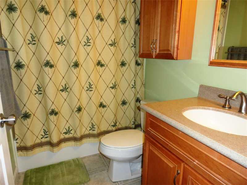1004 Thorn Run Road Coraopolis, PA 15108 - Photo 20 of 25 Full Bath.