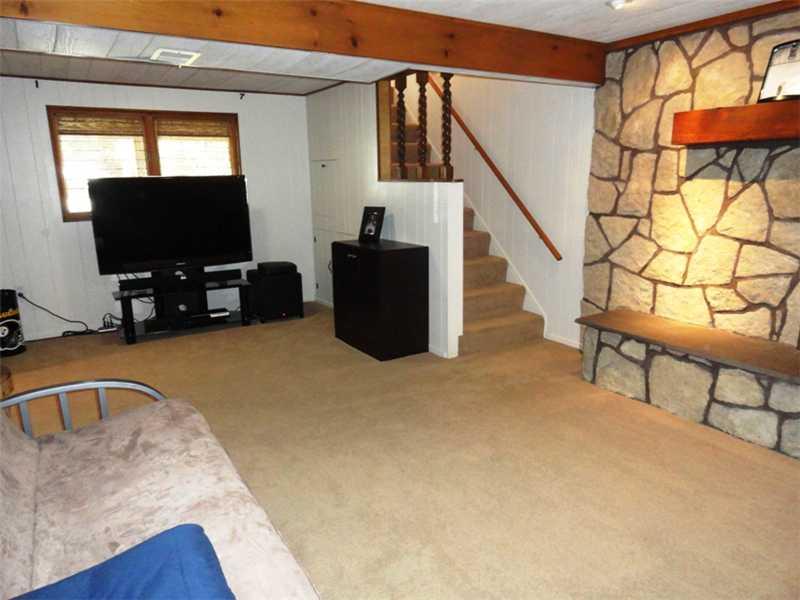 1004 Thorn Run Road Coraopolis, PA 15108 - Photo 10 of 25 Family Room.