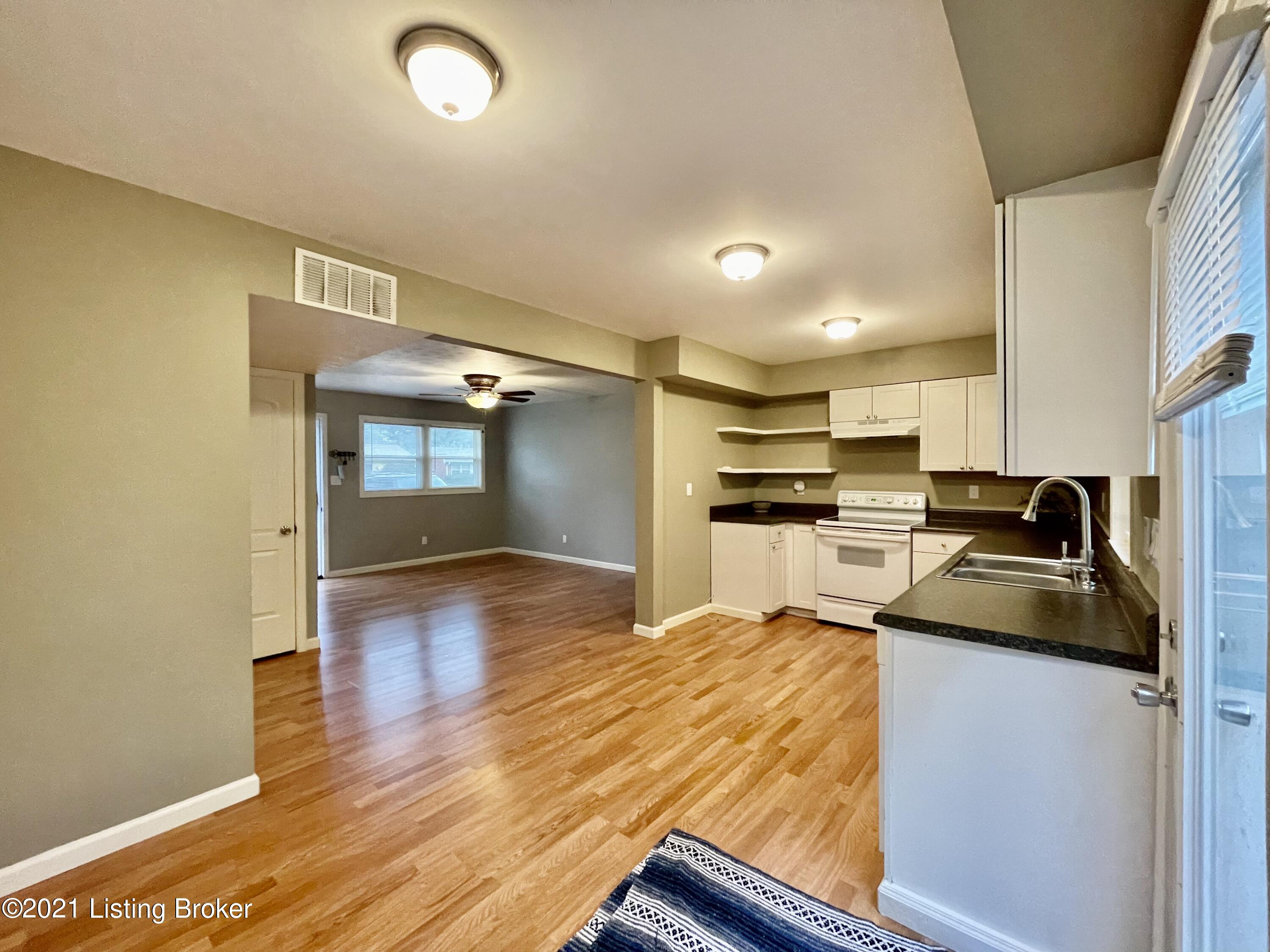 5301 Rural Way Louisville, KY 40218 - Photo 13 of 33 458B9B6B-2158-4BA0-B637-747B225BB3EF