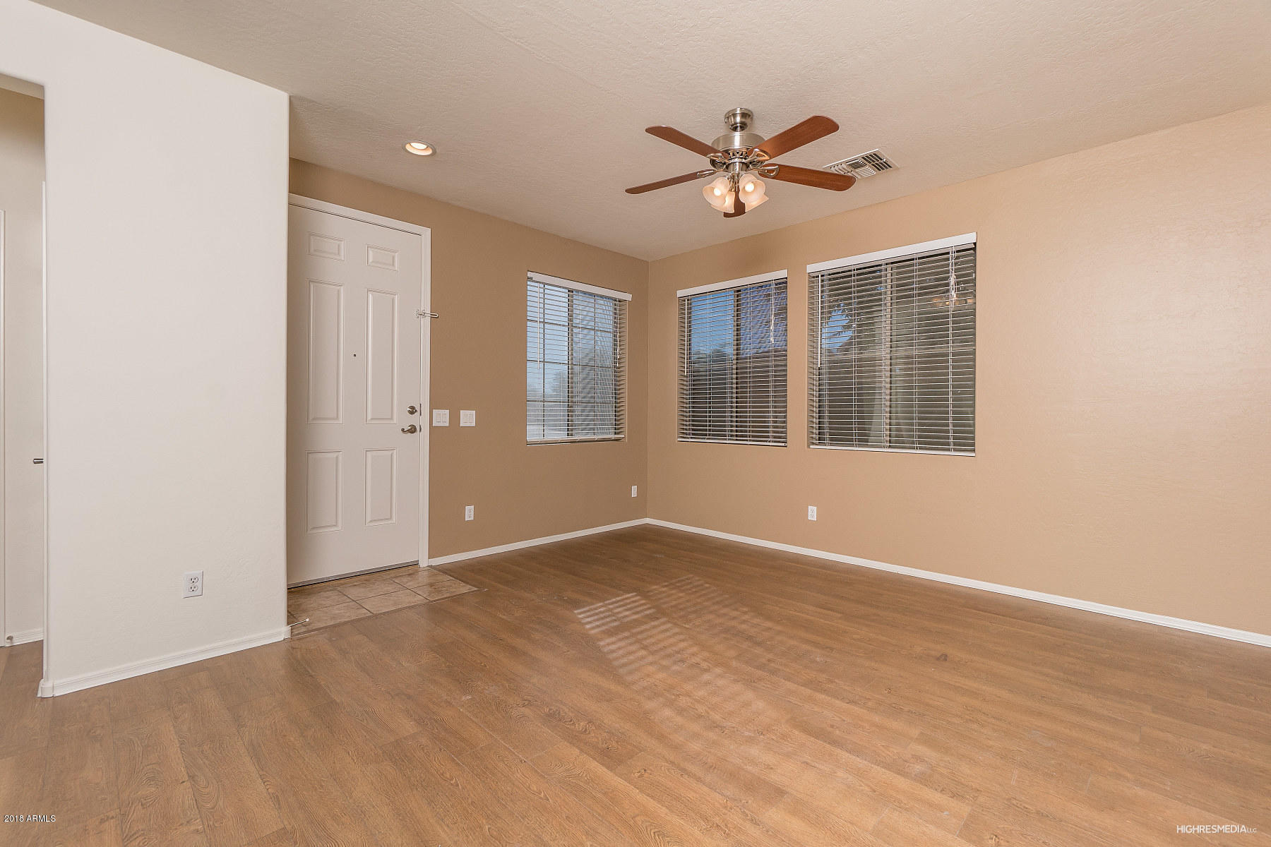 880 East Devon Road Gilbert, AZ 85296 - Photo 3 of 15 IMG7084_web
