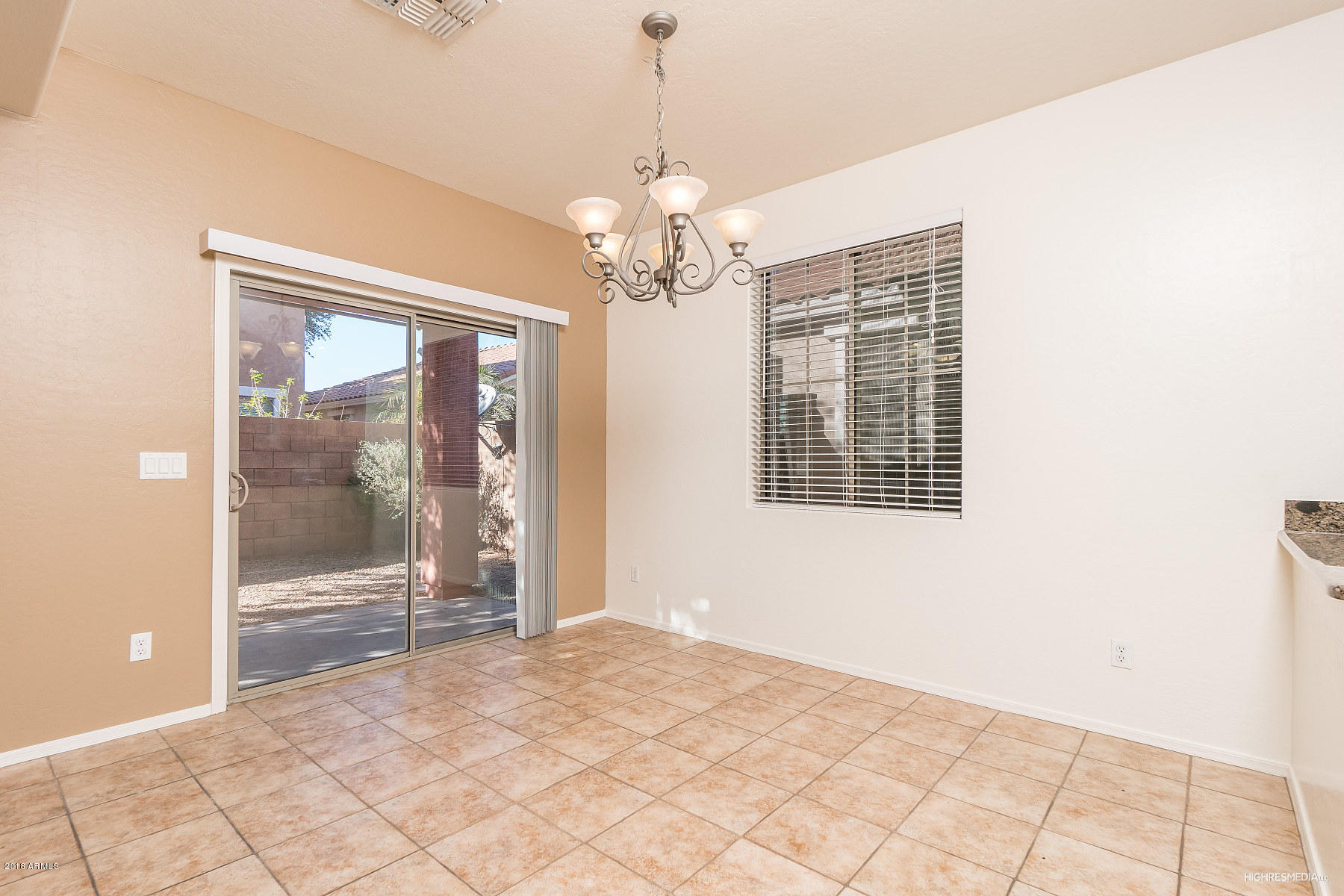 880 East Devon Road Gilbert, AZ 85296 - Photo 5 of 15 IMG7087_web
