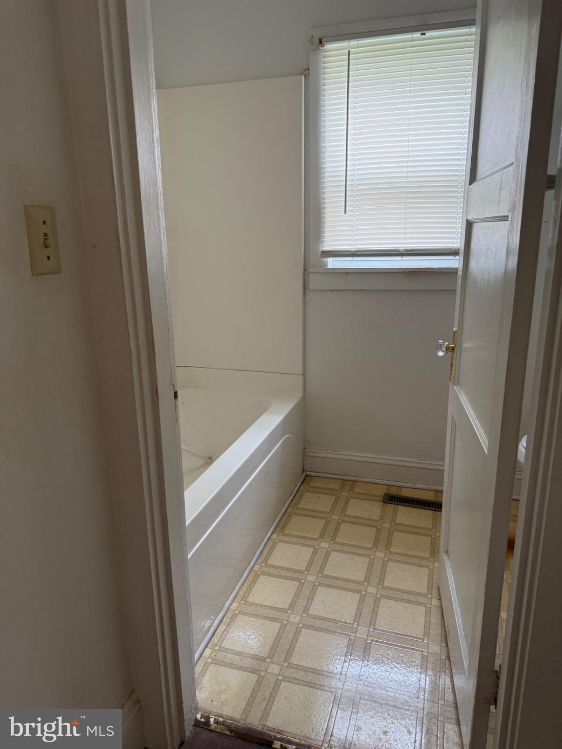 329 Spring Street Culpeper, VA 22701 - Photo 16 of 21 Full bath
