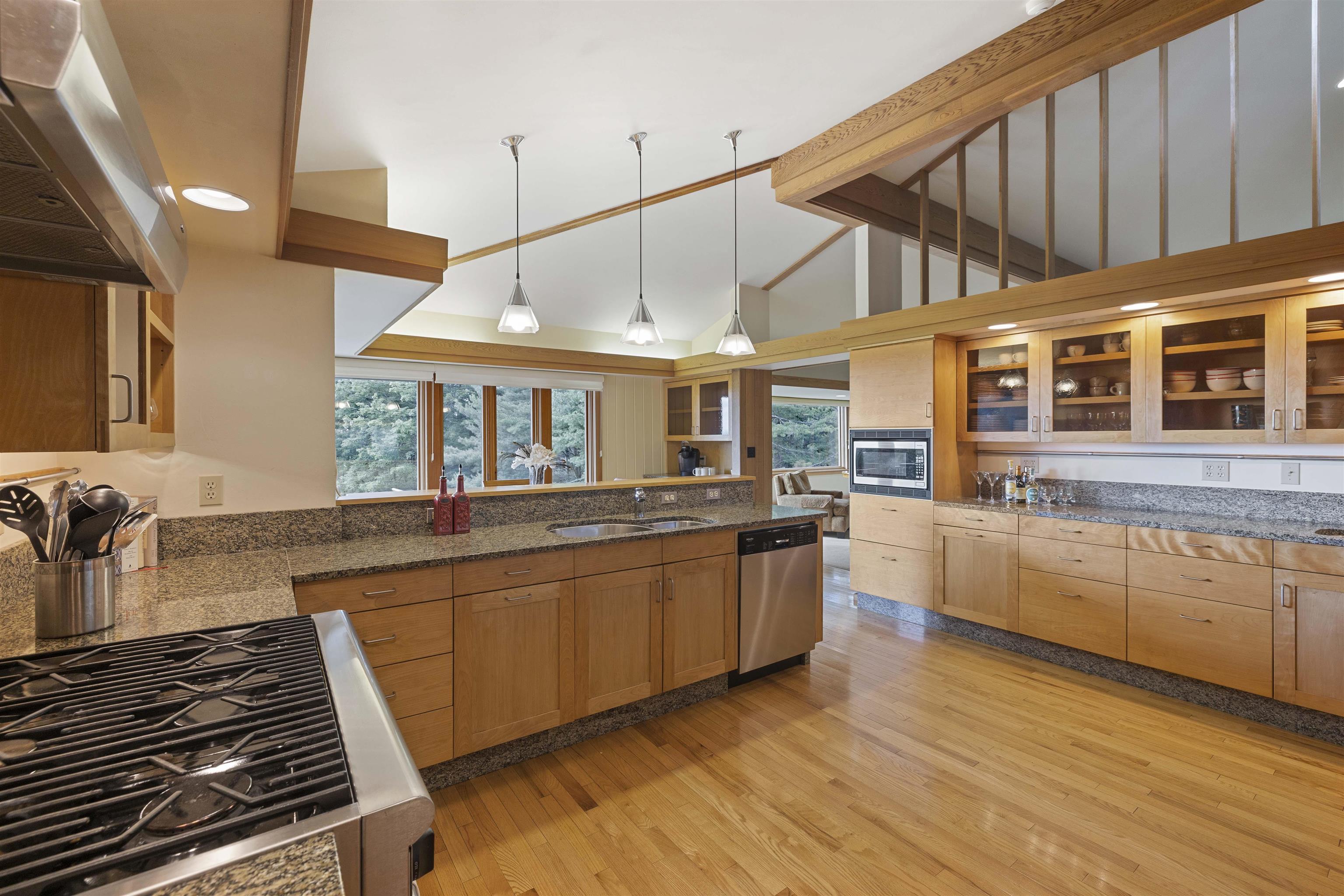 10 Gates Road Hanover, NH 03750 - Photo 9 of 40 Gallery Image 9