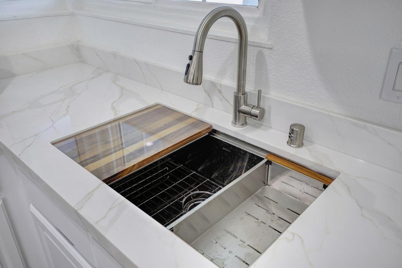 1075 Summerfield Drive San Jose, CA 95121 - Photo 17 of 38 a close view of stove