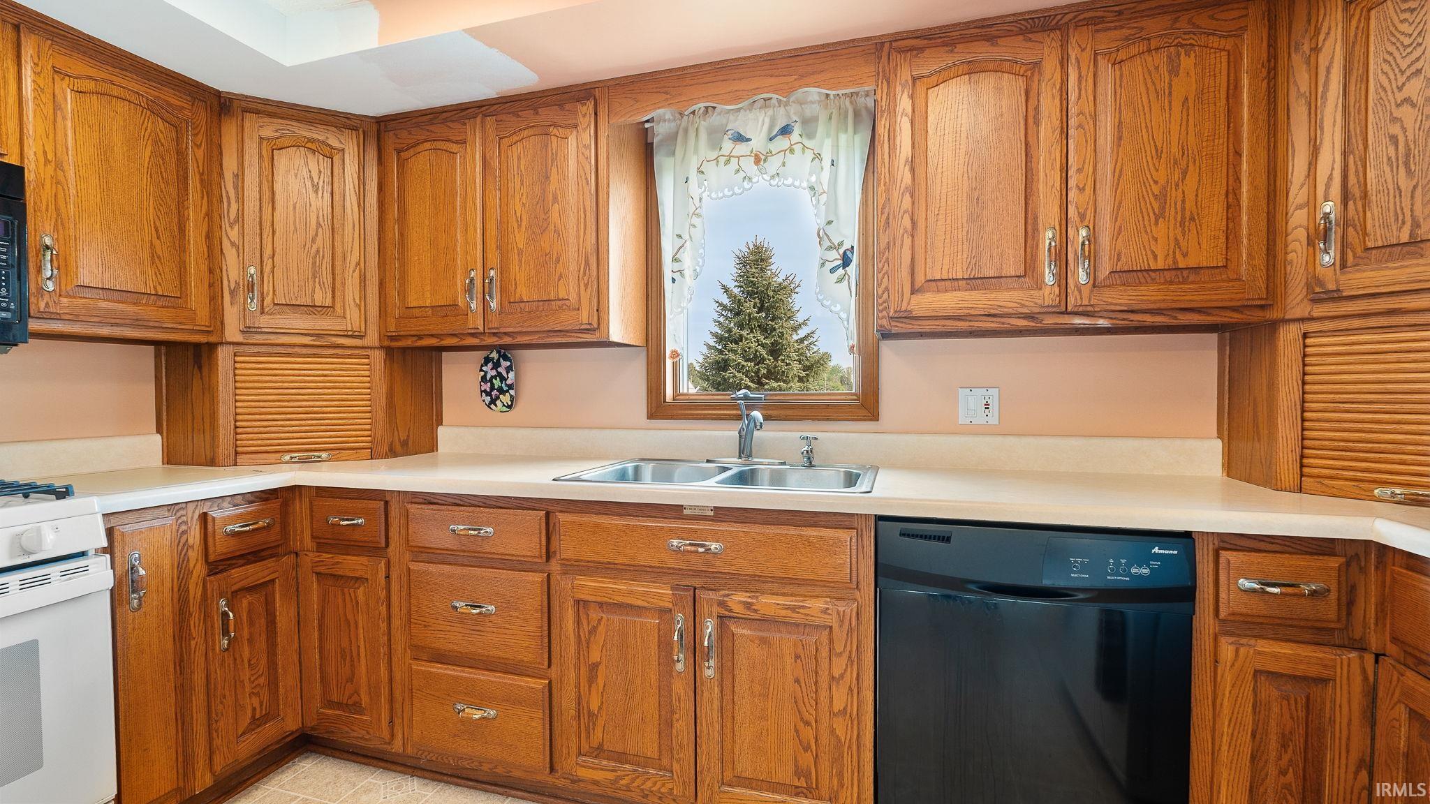 2285 South Salem Road Monroe, IN 46772 - Photo 17 of 35