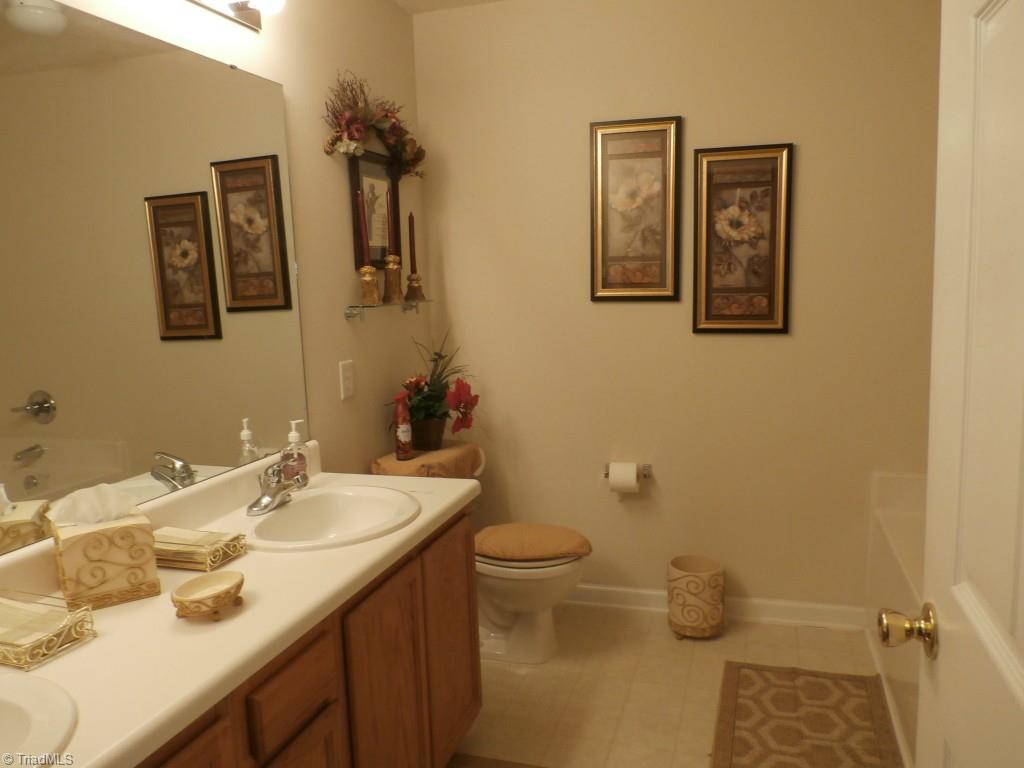 2783 WaterStone Loop High Point, NC 27265 - Photo 13 of 17 Master Bath