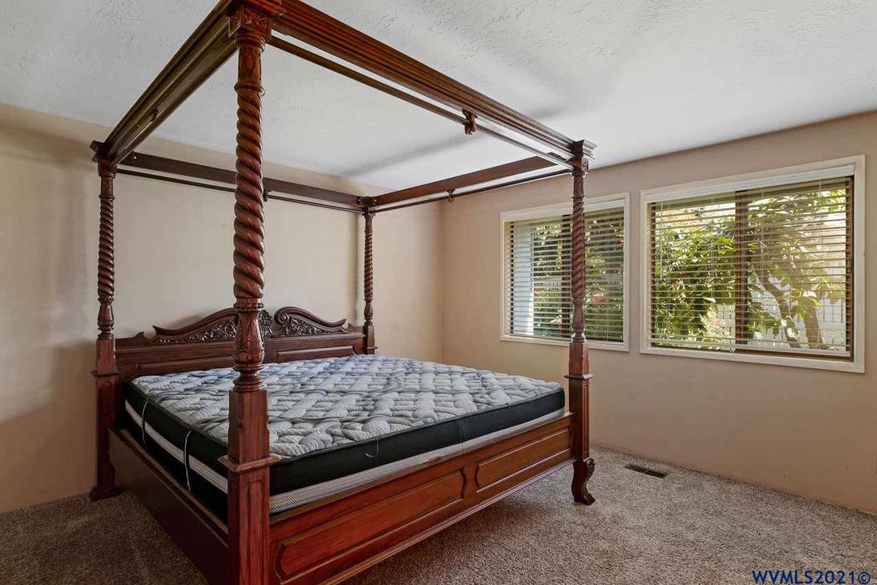 4328 Lone Oak Road Southeast Salem, OR 97302 - Photo 19 of 30