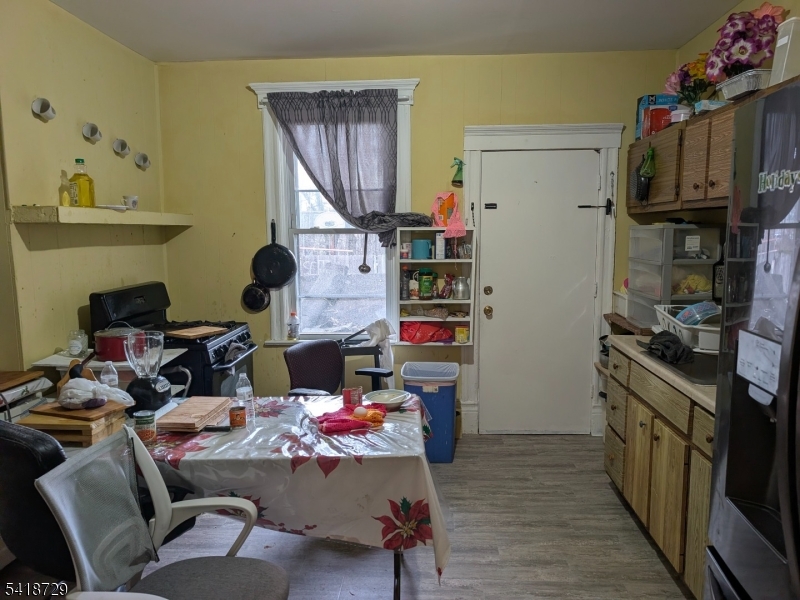 326 Elm Street Perth Amboy, NJ 08861 - Photo 11 of 22