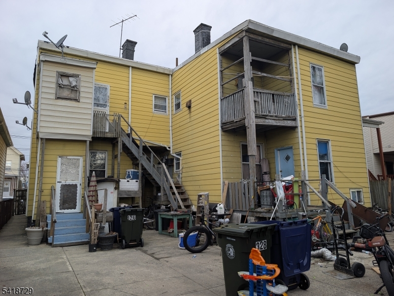 326 Elm Street Perth Amboy, NJ 08861 - Photo 7 of 22