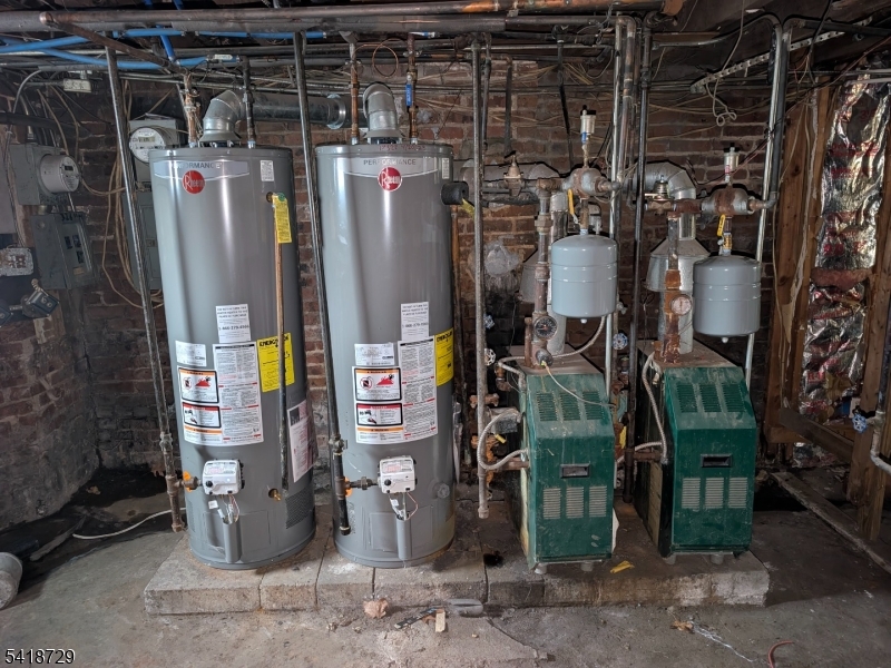 326 Elm Street Perth Amboy, NJ 08861 - Photo 9 of 22