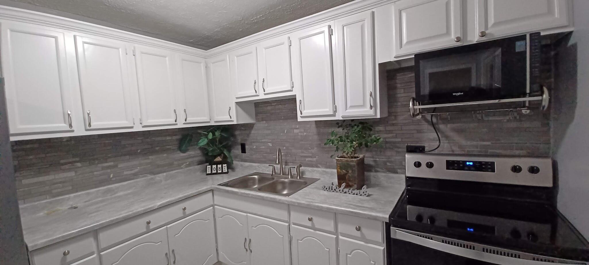 1831 Lonsdale Road Columbus, OH 43232 - Photo 9 of 24 Kitchen